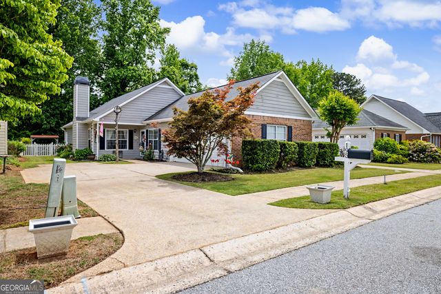 195 Woodgate Drive, Fayetteville, GA 30214
