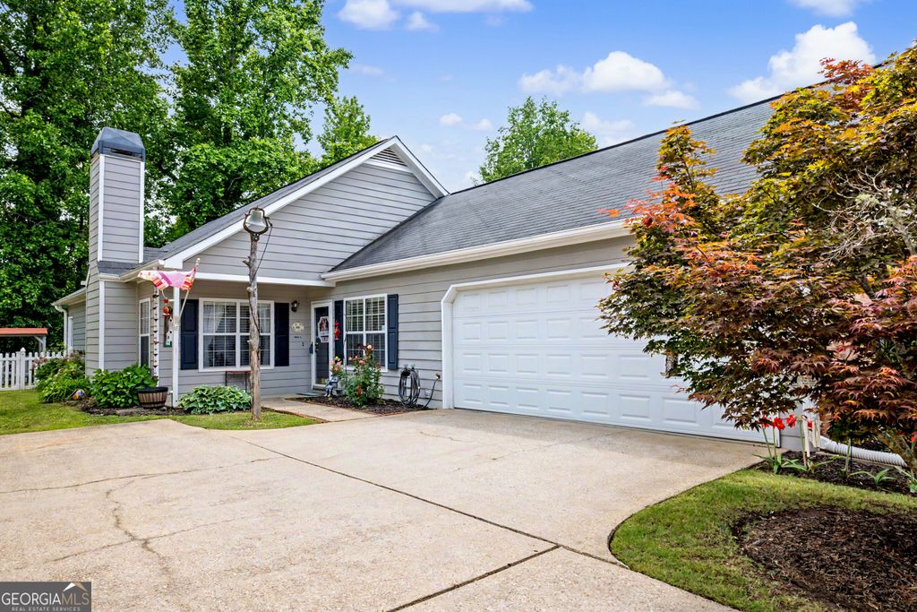 195 Woodgate Drive, Fayetteville, GA 30214