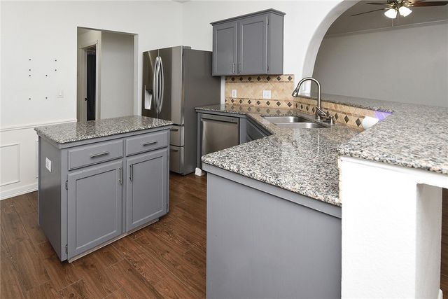 911 La Mirada, Portland, TX 78374