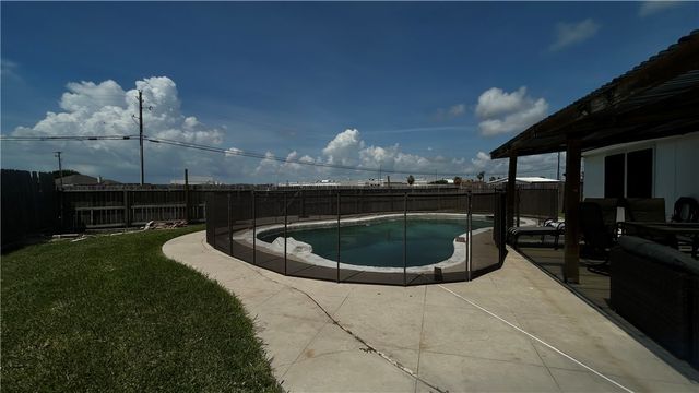 911 La Mirada, Portland, TX 78374