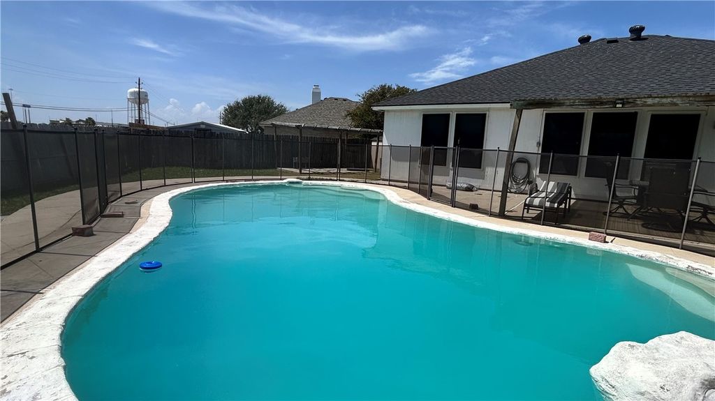 911 La Mirada, Portland, TX 78374 — photo 2