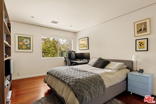 840 Leonard Road, Los Angeles, CA 90049