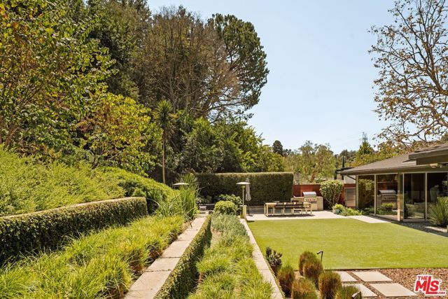840 Leonard Road, Los Angeles, CA 90049