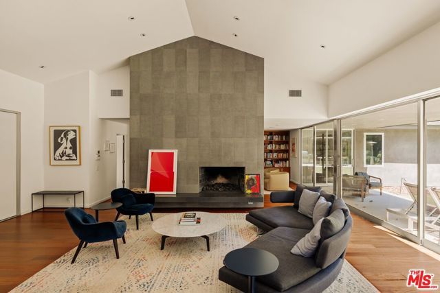 840 Leonard Road, Los Angeles, CA 90049