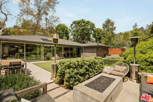 840 Leonard Road, Los Angeles, CA 90049