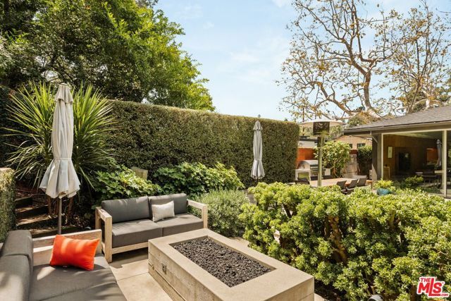 840 Leonard Road, Los Angeles, CA 90049