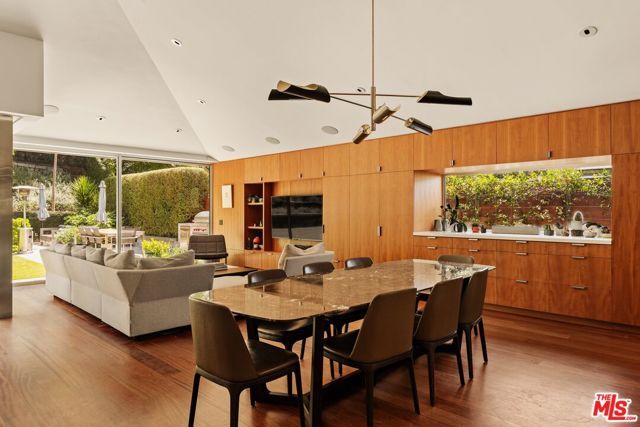 840 Leonard Road, Los Angeles, CA 90049
