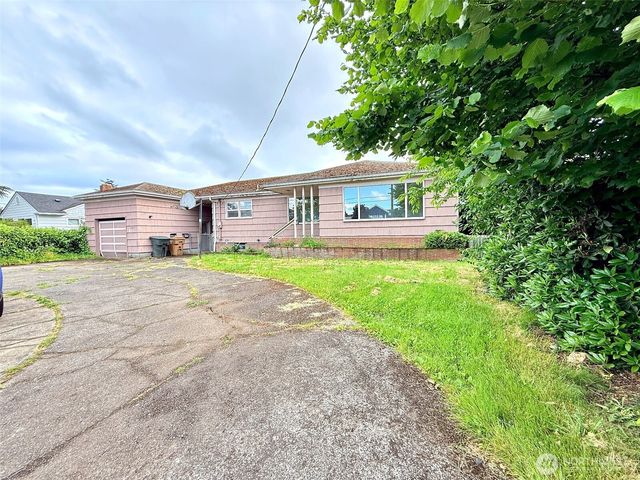 2827 Ocean Beach Highway, Longview, WA 98632