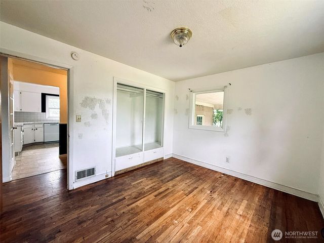 2827 Ocean Beach Highway, Longview, WA 98632