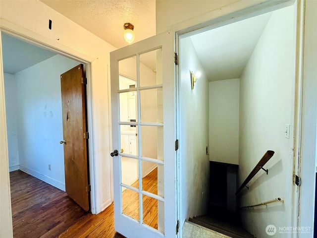 2827 Ocean Beach Highway, Longview, WA 98632