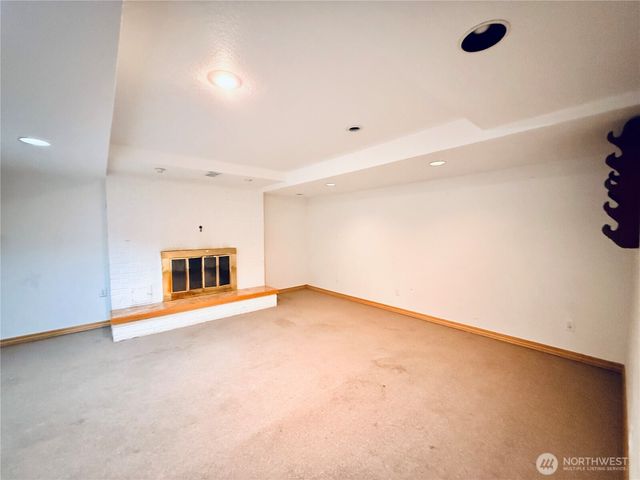 2827 Ocean Beach Highway, Longview, WA 98632