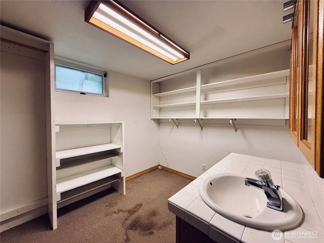 2827 Ocean Beach Highway, Longview, WA 98632