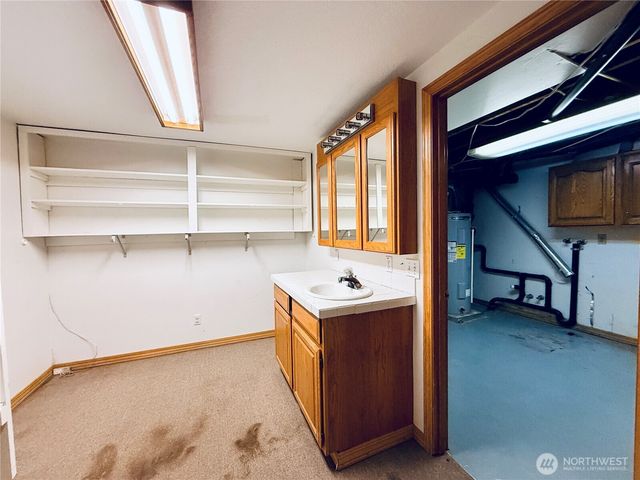 2827 Ocean Beach Highway, Longview, WA 98632
