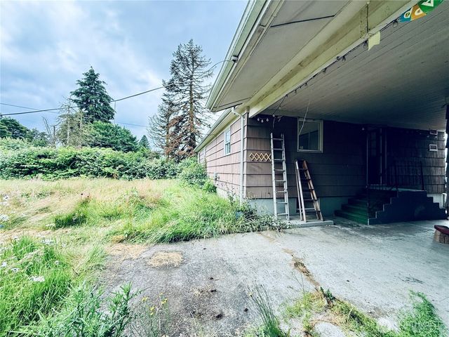 2827 Ocean Beach Highway, Longview, WA 98632