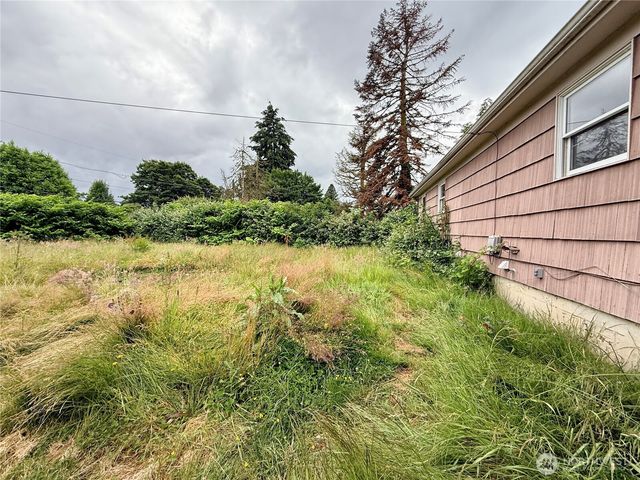 2827 Ocean Beach Highway, Longview, WA 98632