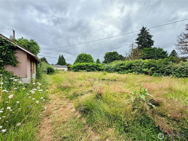 2827 Ocean Beach Highway, Longview, WA 98632