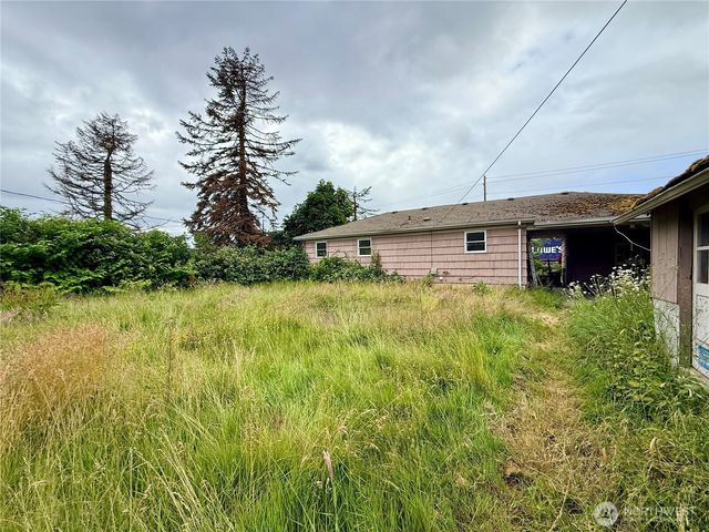 2827 Ocean Beach Highway, Longview, WA 98632
