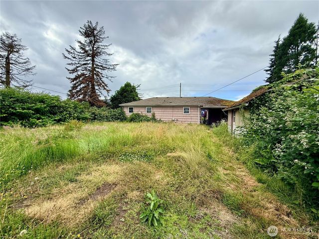 2827 Ocean Beach Highway, Longview, WA 98632
