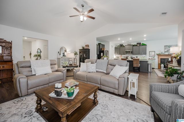 1050 MOUNTAIN LAUREL CIRCLE, Moody, AL 35004