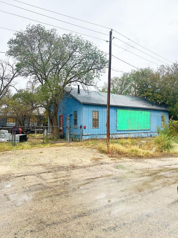 208 Bell St, Big Spring, TX 79720