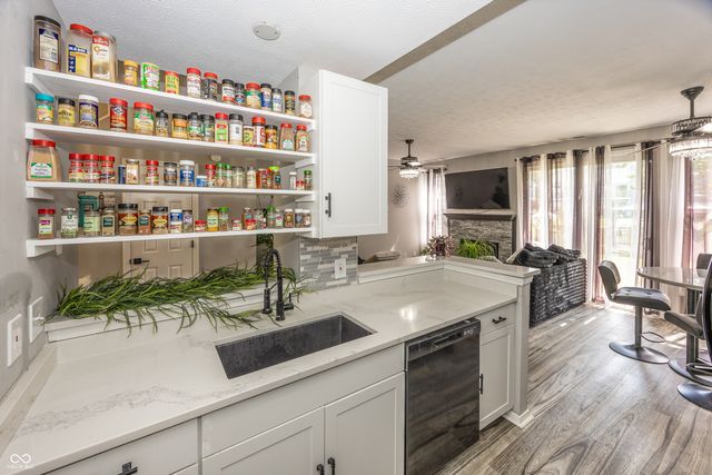7437 Oceanline Drive, Indianapolis, IN 46214