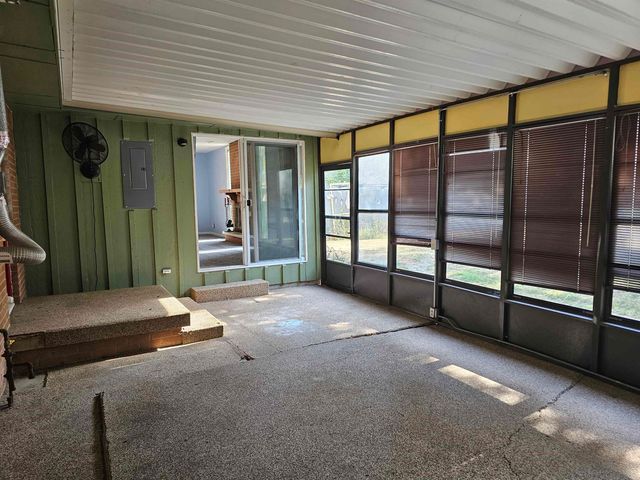 1747 N Sabin St, Wichita, KS 67212