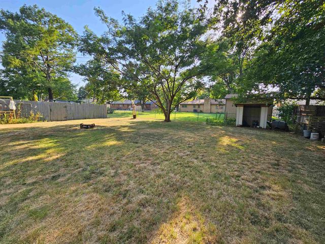 1747 N Sabin St, Wichita, KS 67212