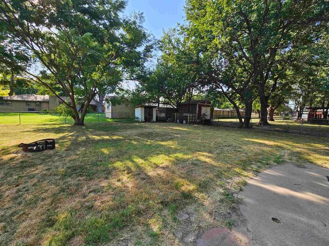 1747 N Sabin St, Wichita, KS 67212