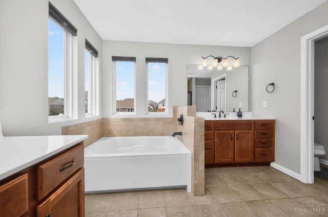 3595 Crowtrack Drive, Mason, OH 45036