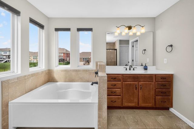 3595 Crowtrack Drive, Mason, OH 45036