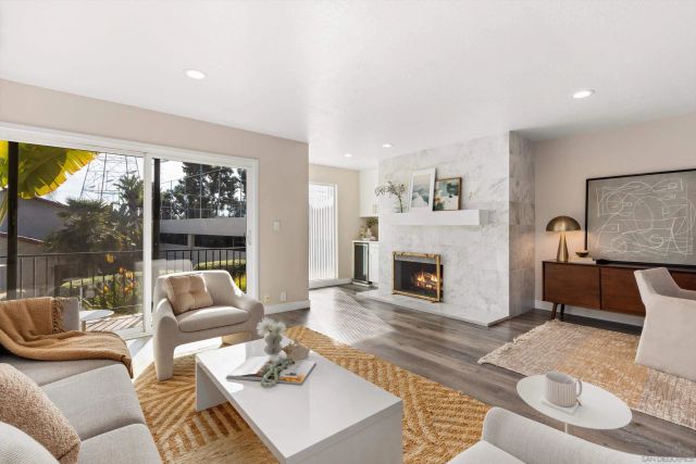 1913 Alga Rd A, Carlsbad, CA 92009