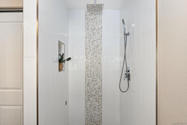 1913 Alga Rd A, Carlsbad, CA 92009