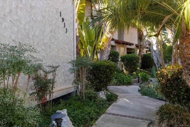 1913 Alga Rd A, Carlsbad, CA 92009