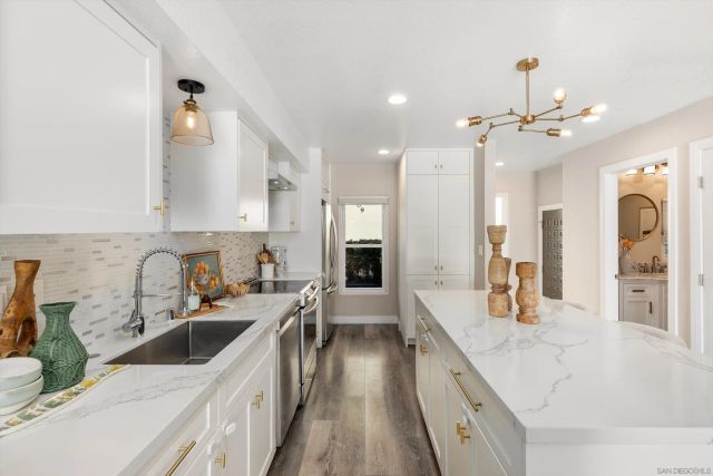 1913 Alga Rd A, Carlsbad, CA 92009