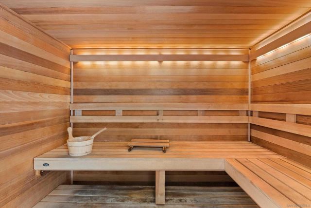 1913 Alga Rd A, Carlsbad, CA 92009