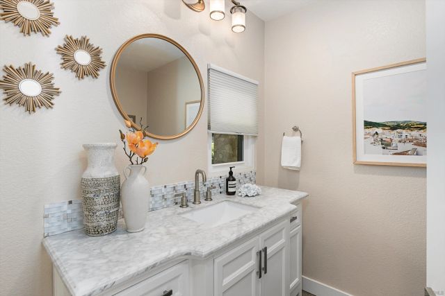 1913 Alga Rd A, Carlsbad, CA 92009