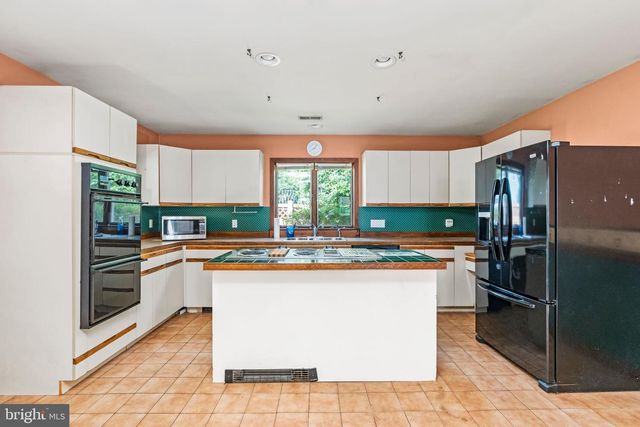 139 W ASHLAND ST, Doylestown, PA 18901