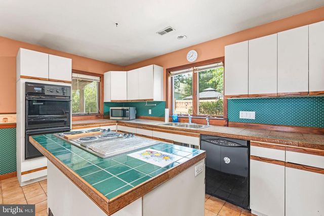 139 W ASHLAND ST, Doylestown, PA 18901