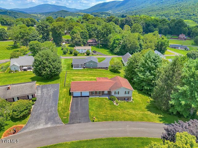 44 Deel Street, Lebanon, VA 24266