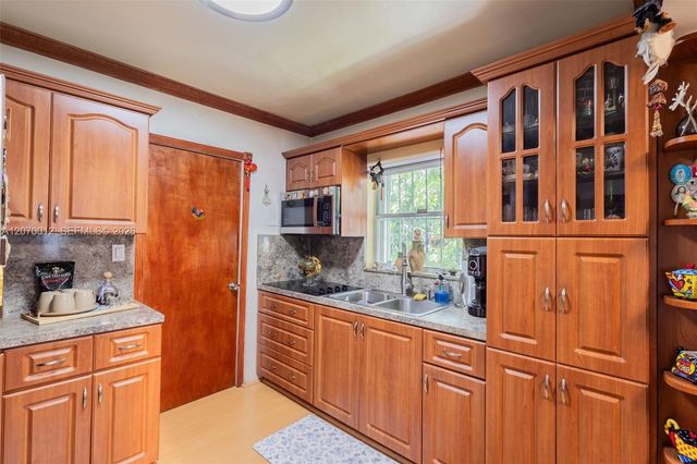 619 SW 39th Avenue, Miami, FL 33134