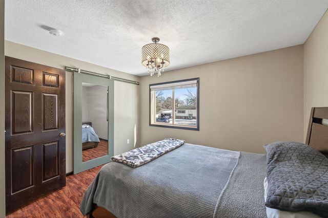 2505 Holly Street S, Cambridge, MN 55008