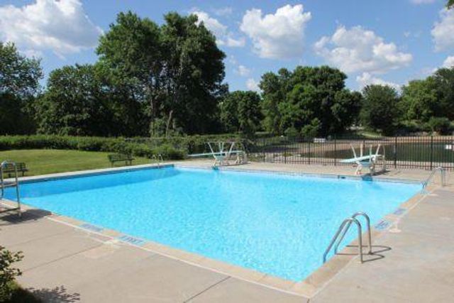 10924 Hyland Terrace, Eden Prairie, MN 55344