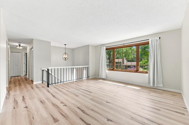 10924 Hyland Terrace, Eden Prairie, MN 55344