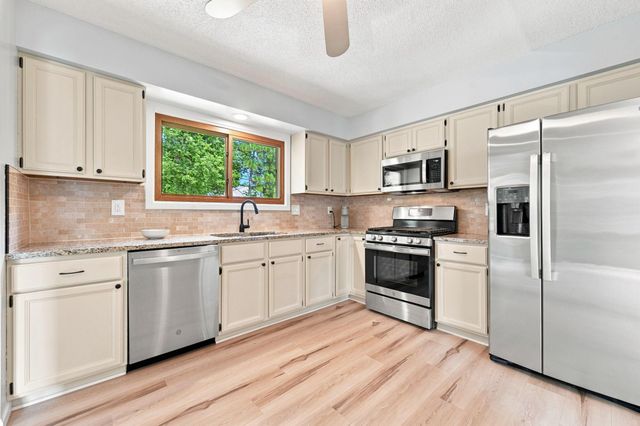 10924 Hyland Terrace, Eden Prairie, MN 55344