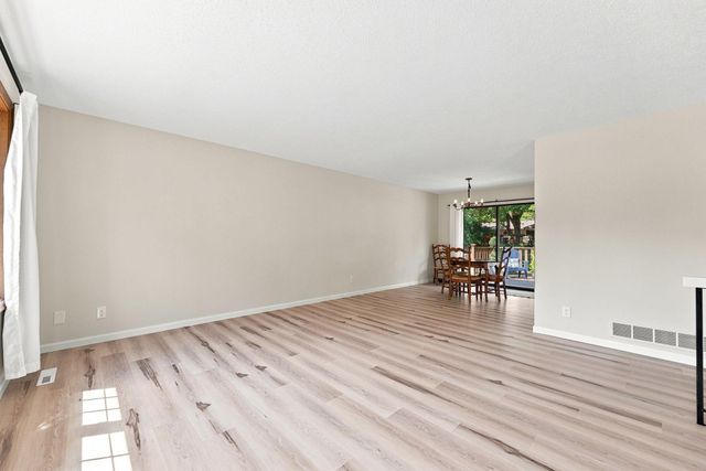 10924 Hyland Terrace, Eden Prairie, MN 55344