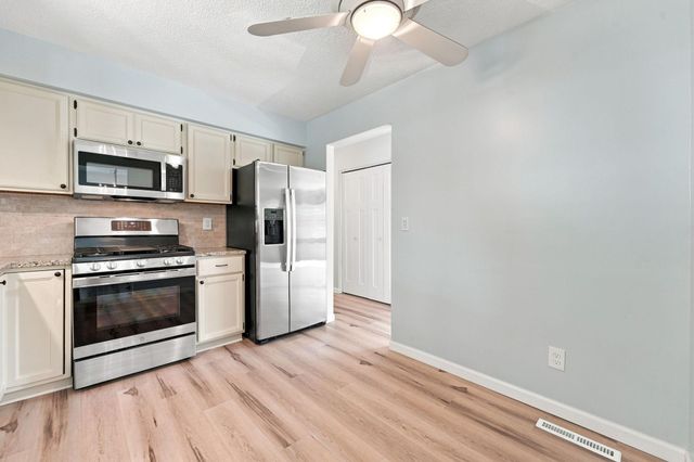 10924 Hyland Terrace, Eden Prairie, MN 55344