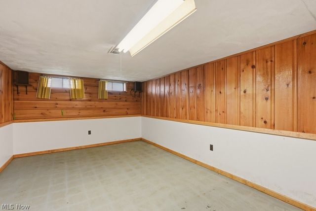 125 Meadowlane Road, Seven Hills, OH 44131