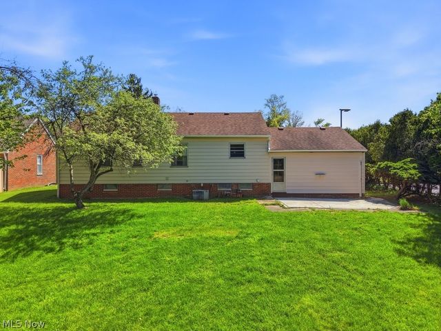 125 Meadowlane Road, Seven Hills, OH 44131