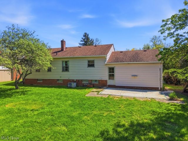 125 Meadowlane Road, Seven Hills, OH 44131