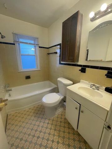 9255 Heyden Street, Detroit, MI 48228